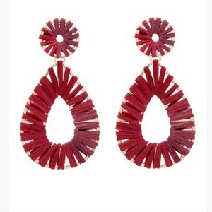 NEW• SO CHIC RED RAFFIA UNIQUE GOLDEN EARRINGS